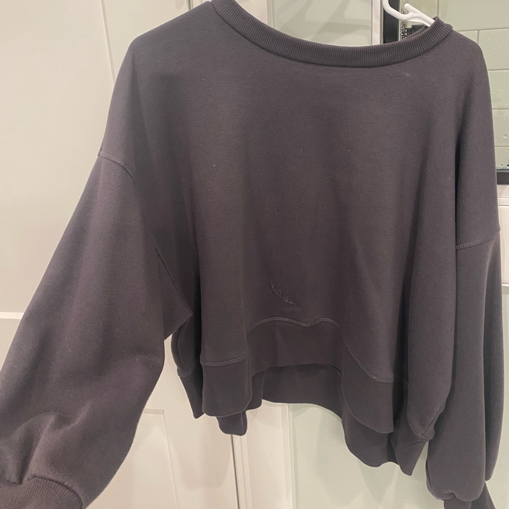 Oversized grey crop sweatshirt
